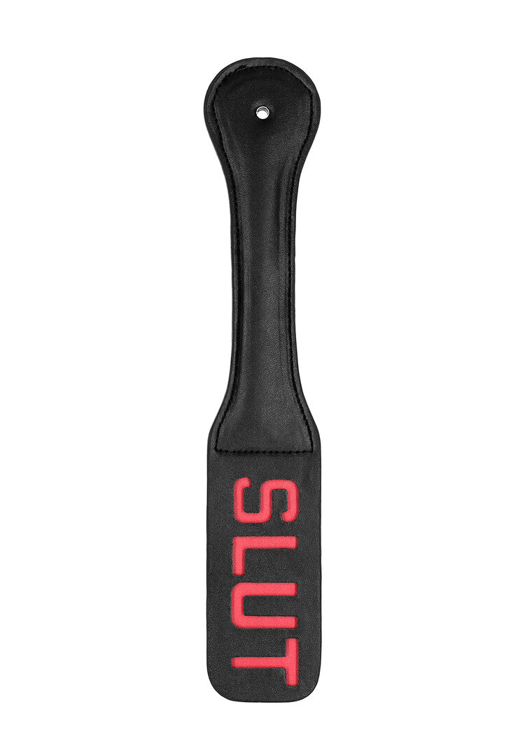 Μαύρο Δερμάτινο Paddle "SLUT" με Ανάγλυφη Στάμπα